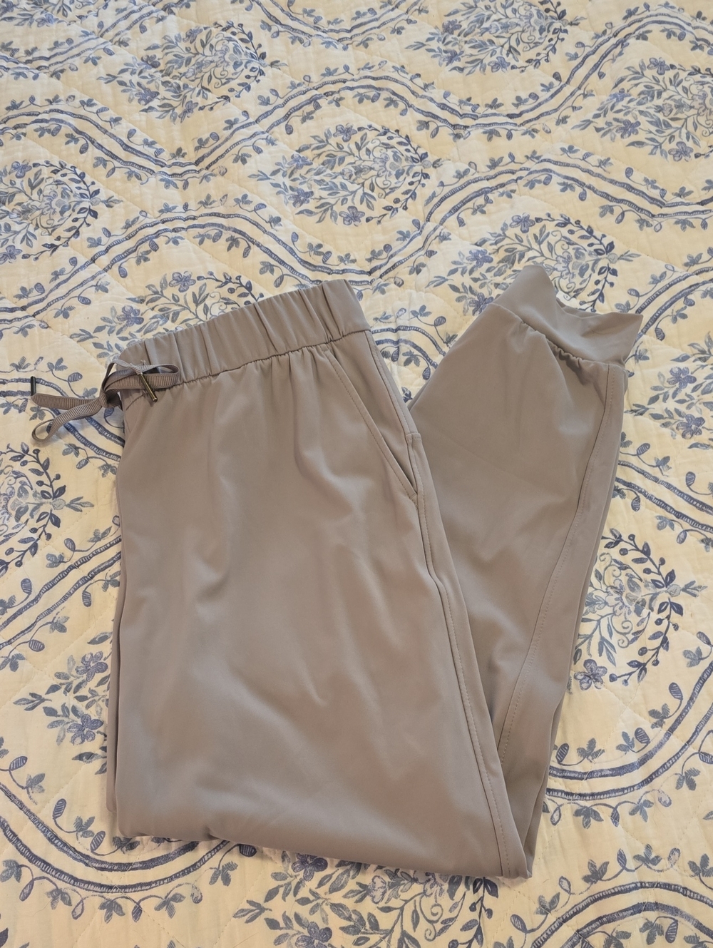 AJISAI Light Gray Drawstring Jogger Pants - Size S Petite